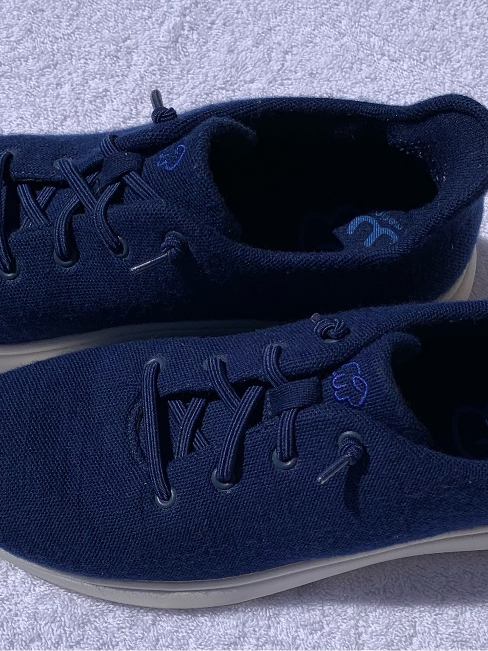 Women’s Merinos Signature Wool Lace Up Sneakers in Oxford Blue with White Sole
